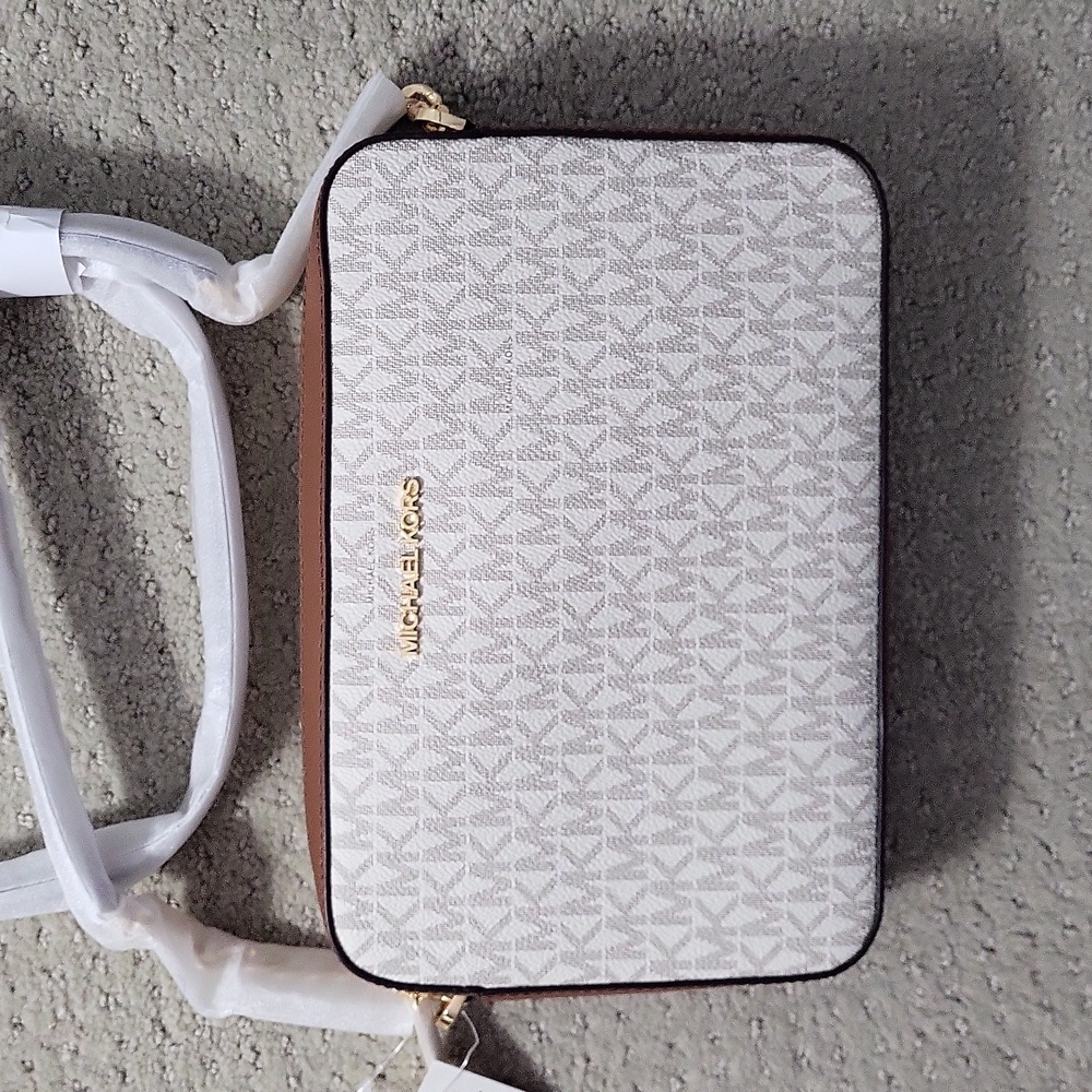 Michael kors LG EW Large crossbody NEW